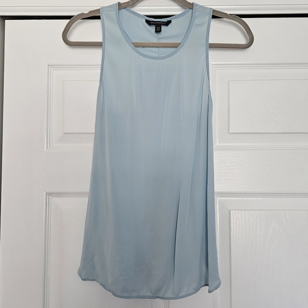 Banana Republic Light Blue Sleeveless Scoop Neck Top